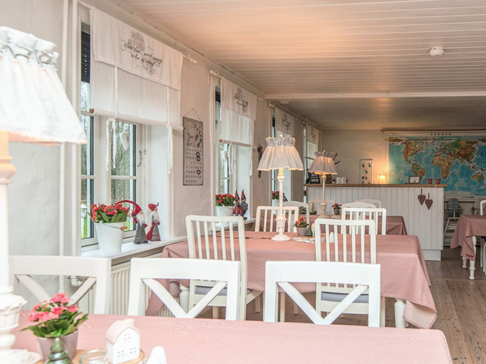 Dining 2, 5 Star Holiday Home in Ansager, Varde