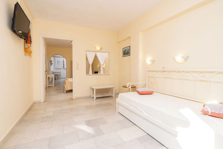 Bathroom 4, Agia Anna Hotel, South Aegean
