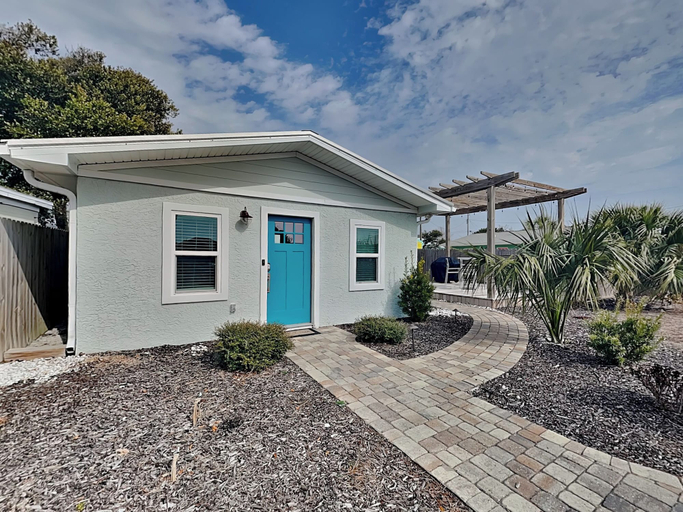 Exterior & Views 2, A Stone's Throw by Southern Vacation Rentals, Bay