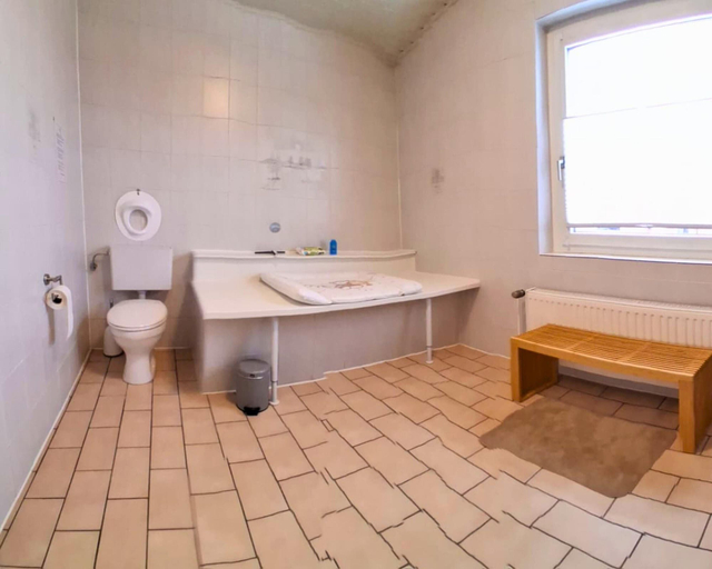 Bathroom 4, Family Holiday Stay in Marienmunster, Höxter