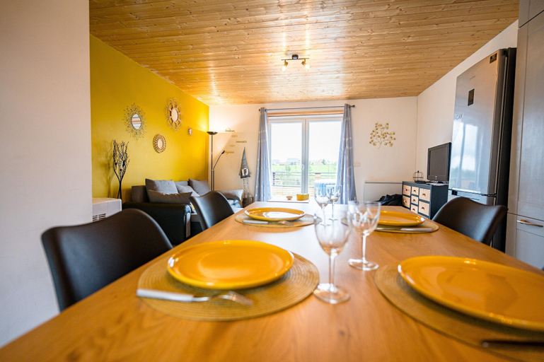 Dining 3, Retreat With Jacuzzi Near the Dams, Hainaut