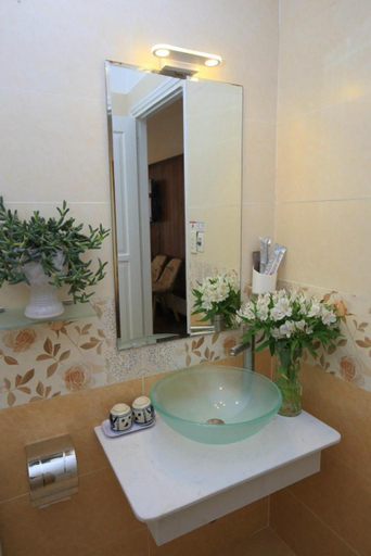 Bathroom, Dan Chi Hotel, Đà Lạt