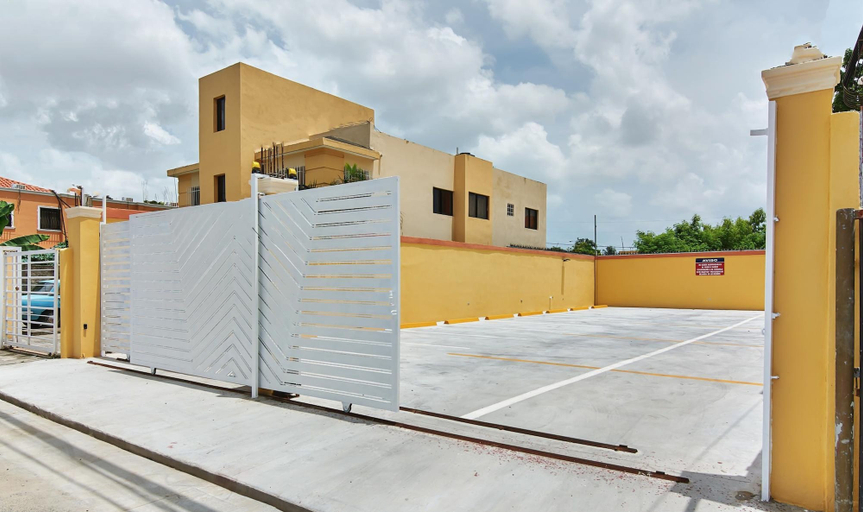 Room 5, Beautiful 1 Bedroom Apartment 3 Beds Balcony, Santo Domingo Este