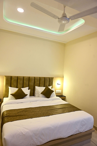 Room 5, S R GRAND, Tumkur