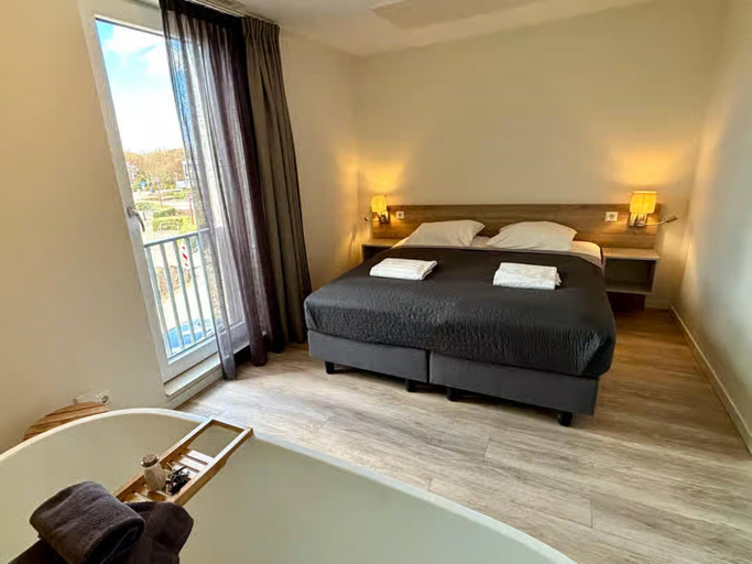 Room 2, Beautiful Lodge Located on the Church Square, Veere