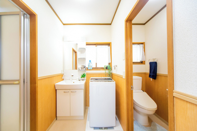 Bathroom 3, Awaji Central House in Kusumoto, Awaji