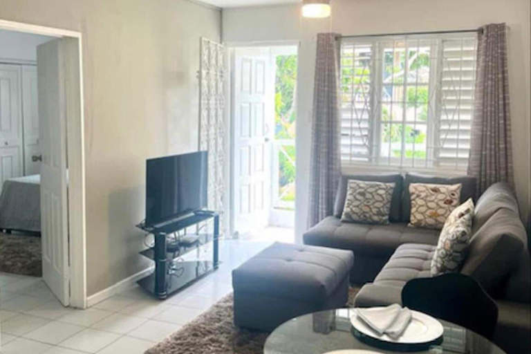 Living area, Cozy Central 1-bed Apartment in Kingston