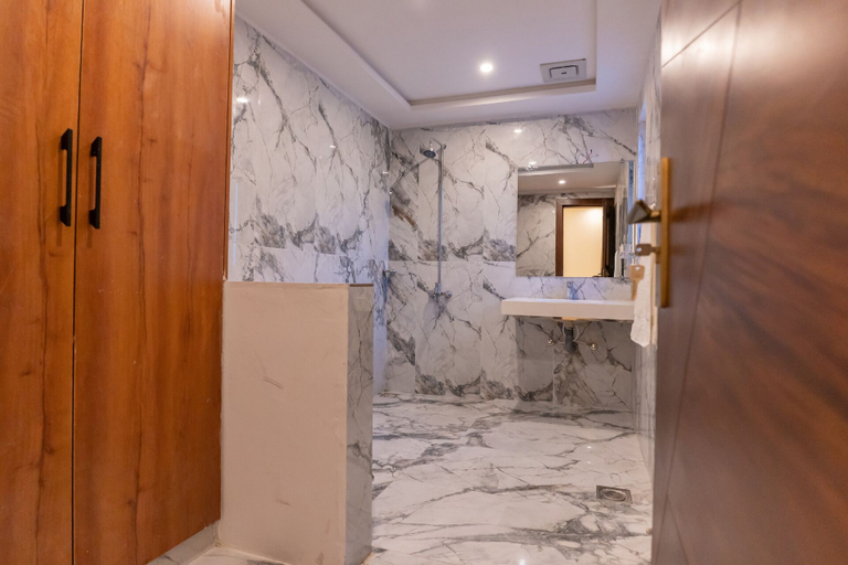 Bathroom, Cozy 4BR Mountain Cottage, Hazara