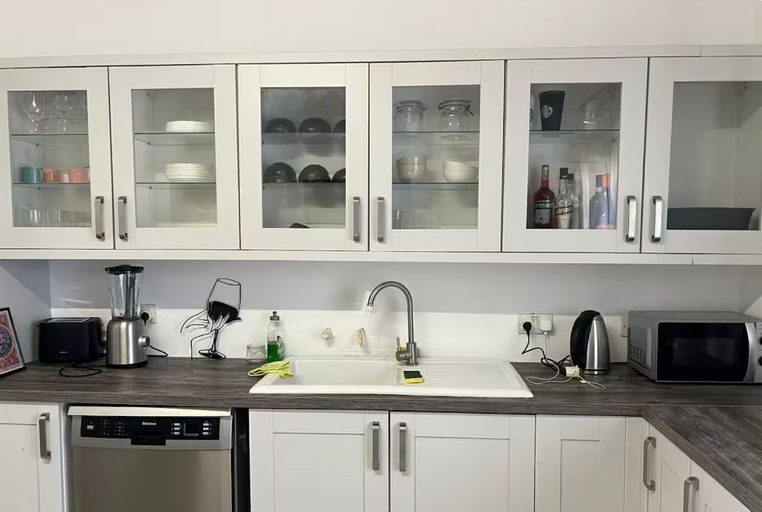 Private kitchen 2, Spacious Room & Shared Bath in Valletta