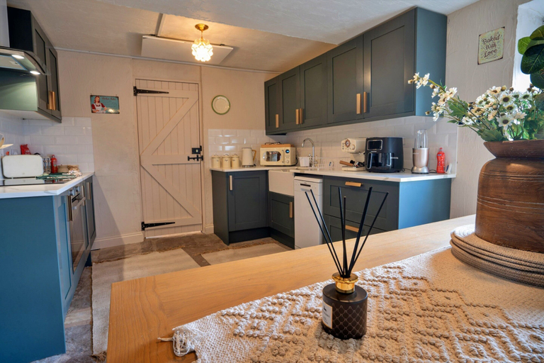 Private kitchen 5, Barn in Peak District With Countryside Views, Derbyshire