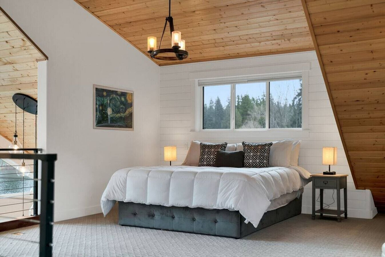 Interior 5, Lakefront Escape Fire Pit, Pets & Amazing Views, Snohomish