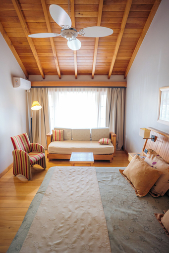 Bedroom 3, Le Village Hotel y Cabañas, Lacar