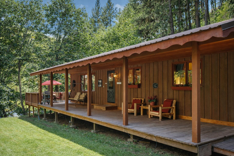 Terrace/patio 2, Bear Paw 2 Bedroom Home by NW Comfy Cabins by RedAwning, Chelan