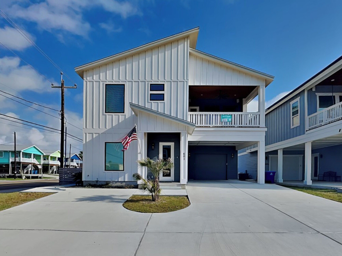 Primary image, Serenity at Port A, Nueces
