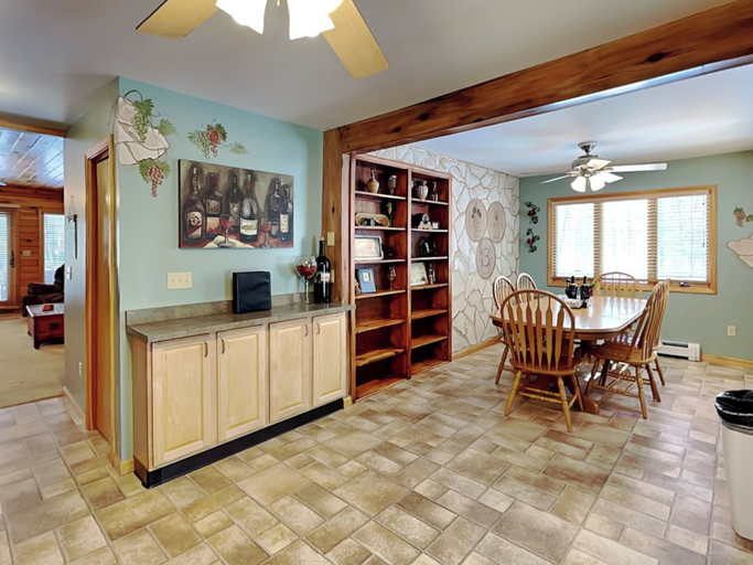 Others 5, Walnut Cellars by Taylor Made Deep Creek, Garrett