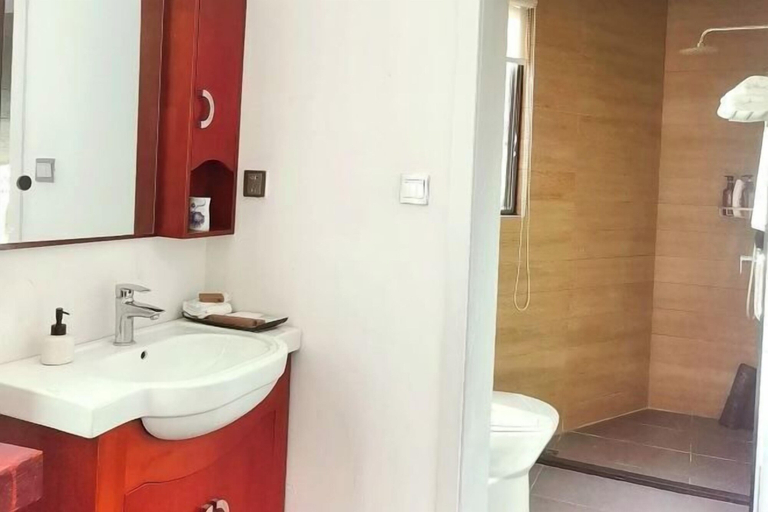 Bathroom 3, Cili Ciwai Hostel, Jingdezhen