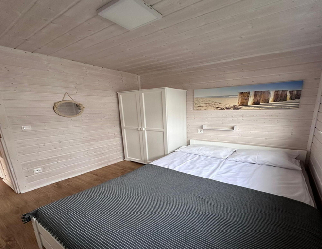 Room 2, Comfortable Holiday Homes With air Conditioning, Sławno