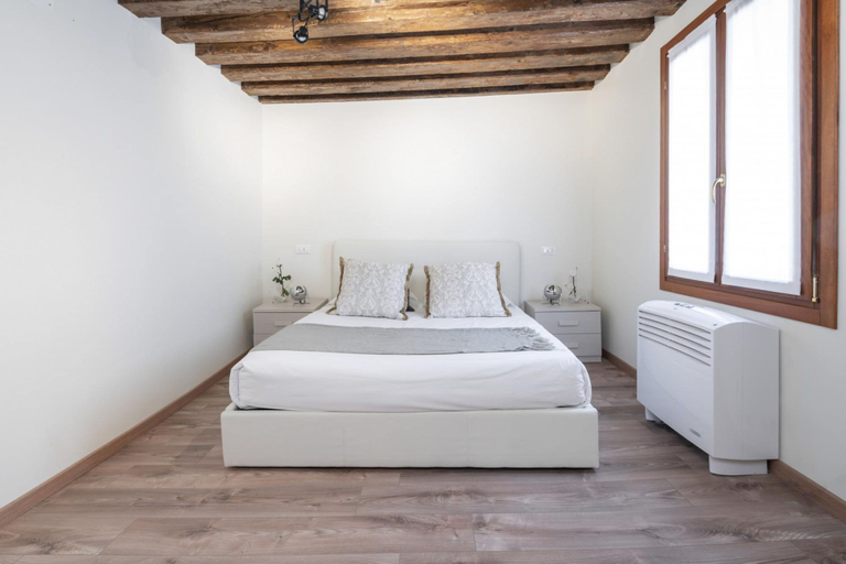 Room 3, Tintoretto Style 5 by Wonderful Italy, Venezia
