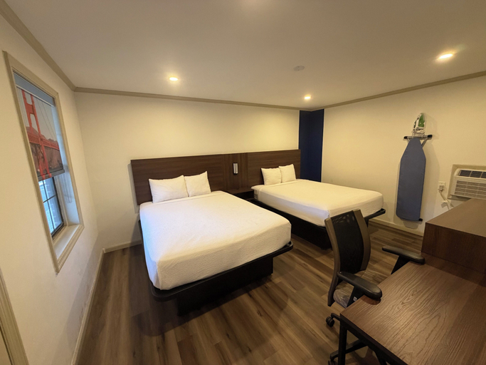 Bedroom 3, Travelodge By Wyndham Bainbridge, Decatur