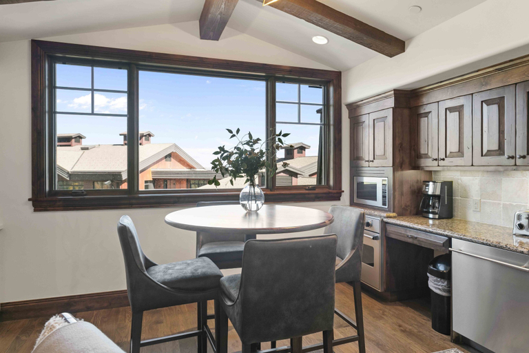 Dining, Ski in/Ski Out, One bedroom condo 1 Condo, Summit