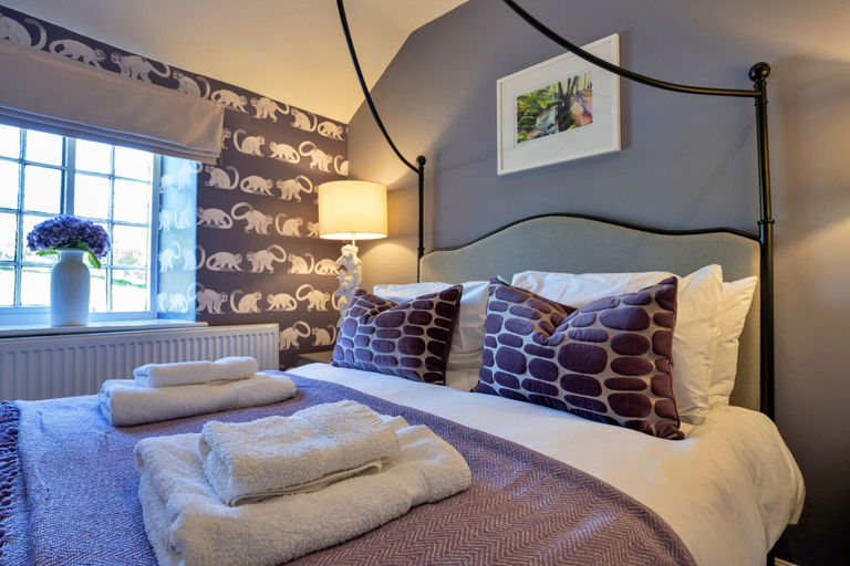 Room 2, Cottage in Bakewell Near Peak District, Derbyshire