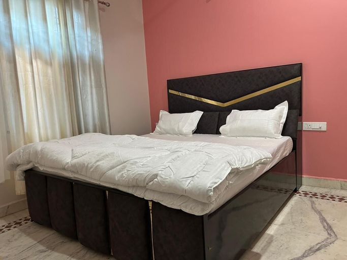 Room 2, Hotel Prabhukripa, Mathura