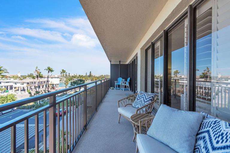 Property grounds 5, Mansions By The Sea 306a - Premier, Pinellas