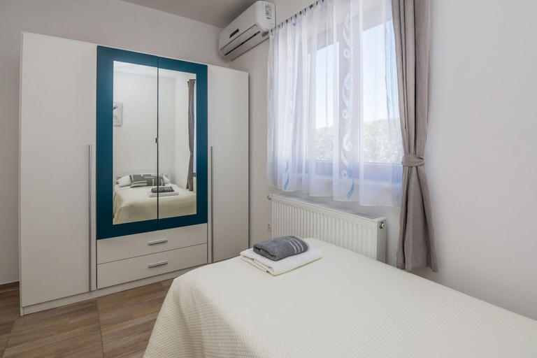 Bedroom 5, Villa M M Zadarvillas, Pakoštane