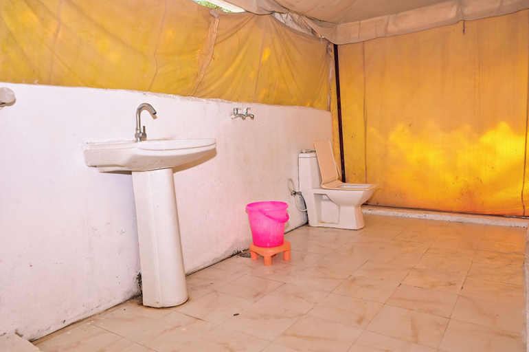 Bathroom 3, Barkha Desert Safari Camp Sam Sand Dunes, Jaisalmer