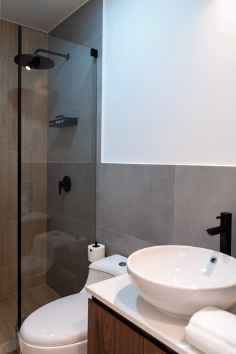 Room 3, w Amazing 1BR Apartment in Heart of San Isidro, Lima