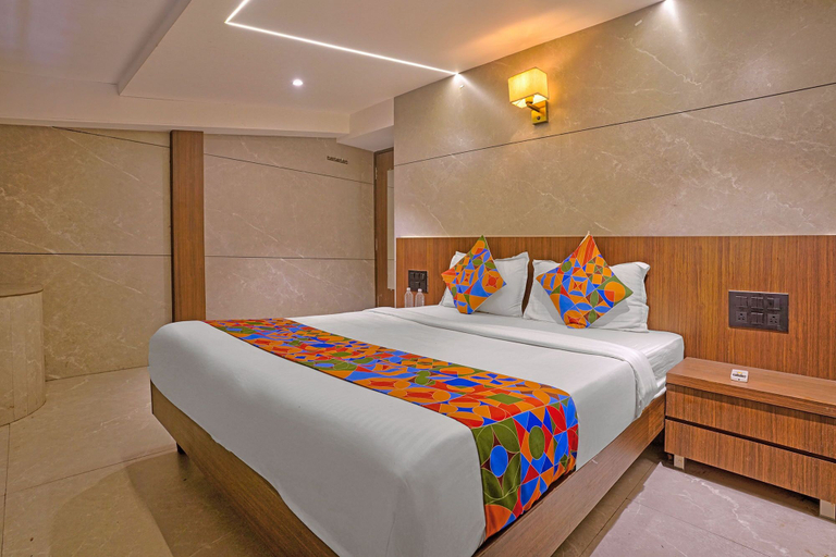 Room 4, Via Woodlands, Mumbai Suburban