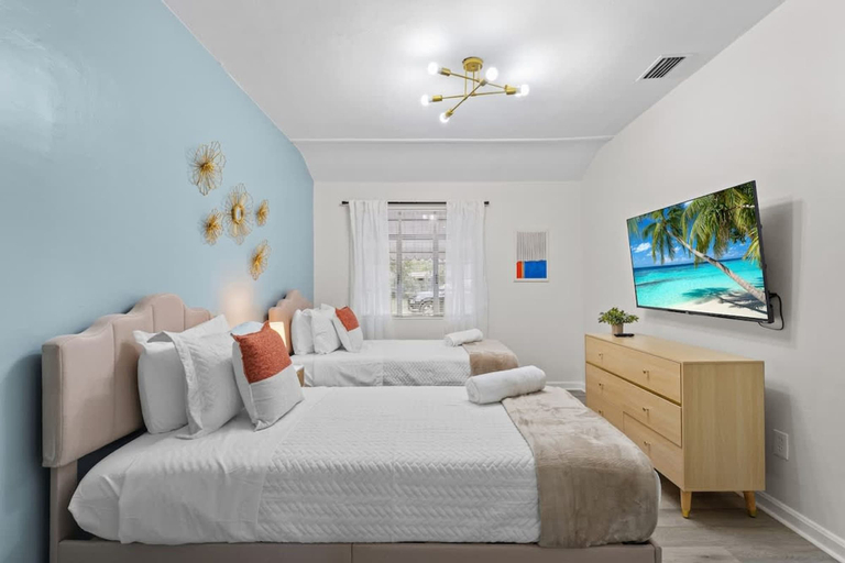 Room 5, Super Boho - At Lake Toho Fishing Vintage Vibes, Osceola