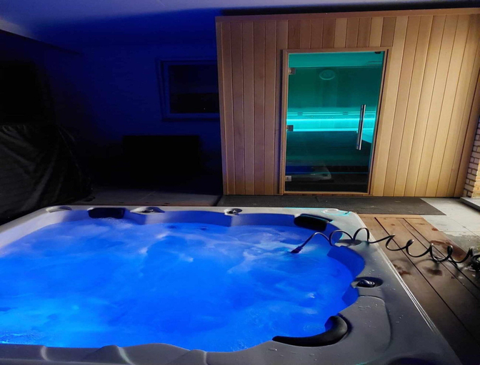 Spa treatment, Cottage With Private Pool in Aywaille, Liège