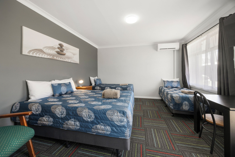 Bedroom 2, Castle Motel Bairnsdale, E. Gippsland - Bairnsdale