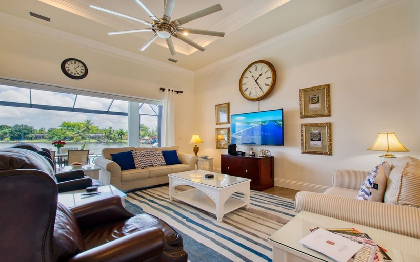 Interior 3, Villa Paradise, Lee