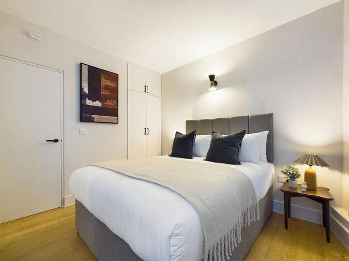 Bedroom 2, Be London - Piccadilly Circus Residences, London