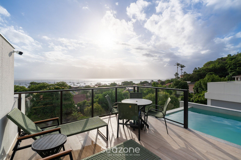 Outdoor dining, Complete Studio in Floripa Mal0105, Florianopolis