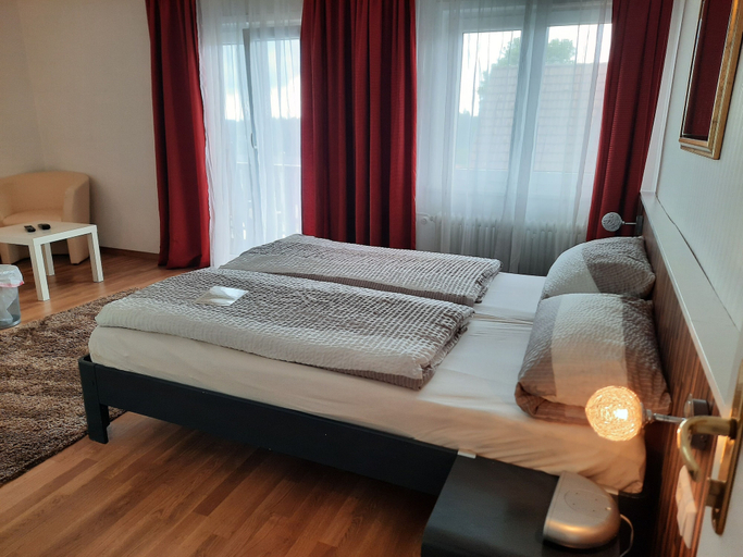 Bedroom 5, Hotel Restaurant Kniebishöhe, Freudenstadt