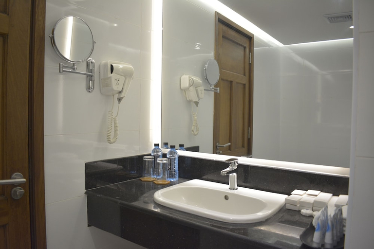 Bathroom 3, Prideinn Mombasa City 6, Mvita