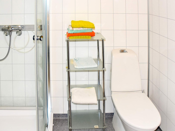 Bathroom 4, 4 Star Holiday Home in Torvikbukt, Gjemnes
