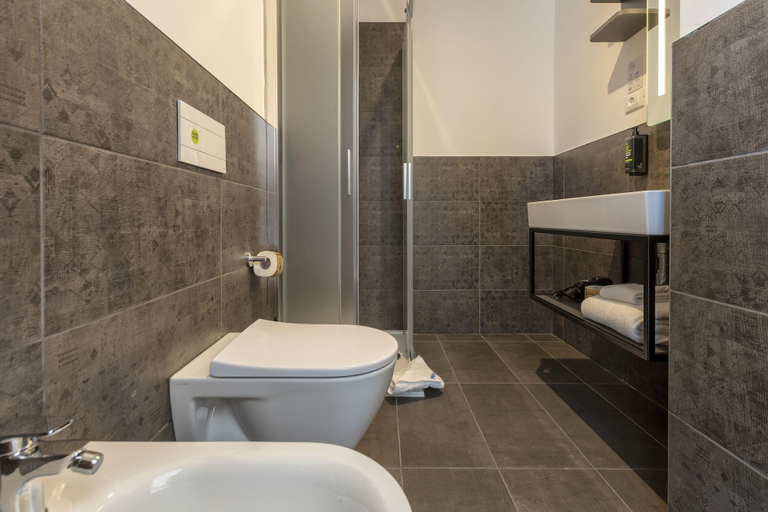 Bathroom 5, B&B Hotel Sassari, Sassari