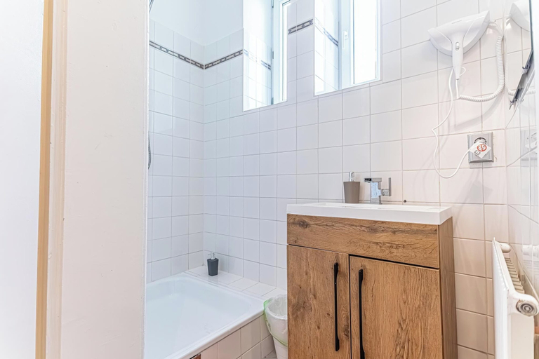 Shared bathroom 2, Cozy Room Near Landstraße for Long Stay, Wien