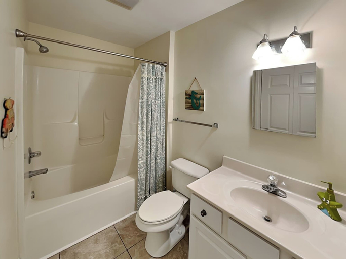 Bathroom 3, Mermaid Crossing by Carolina Retreats, New Hanover