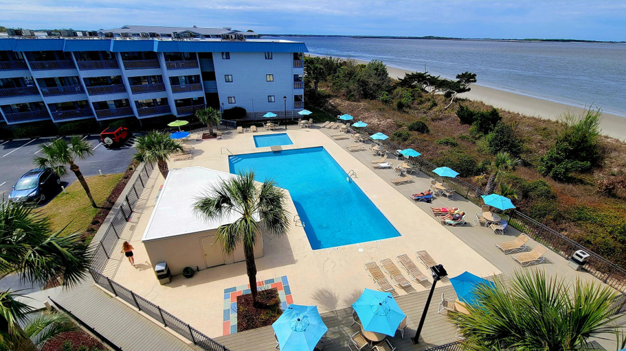 Sport & Beauty 5, Beach Racquet B by Tybee Vacation Rentals, Chatham