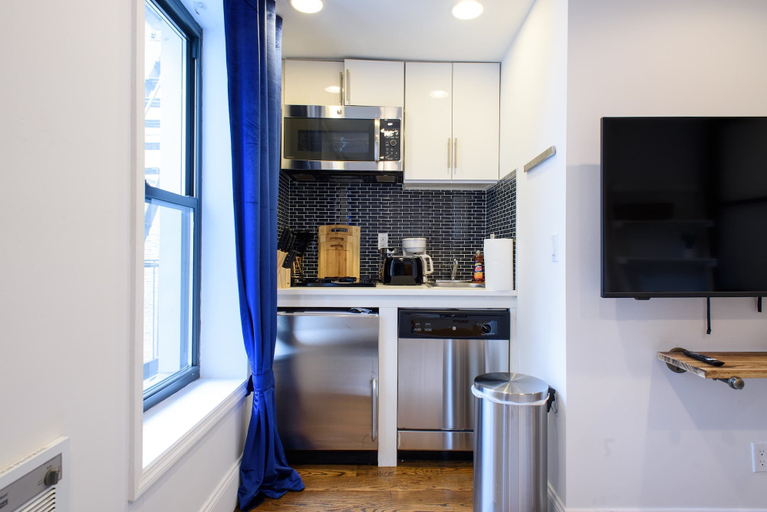 Room 3, 69-5a Modern Lower East Side 1BR Apt, New York