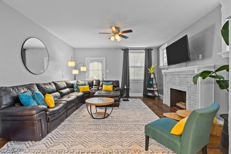 Living area, 4500 Botanical Bliss, Saint Louis