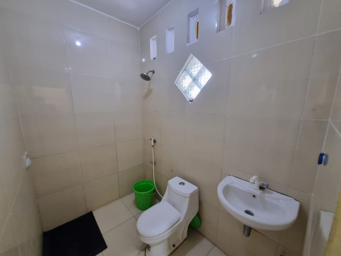 Bathroom, Hotel O New Asembagus 3, Situbondo