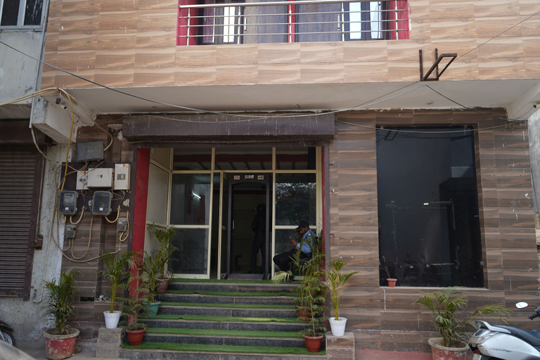 Exterior & Views, Roomshala Hotel Rose Residency, Delhi