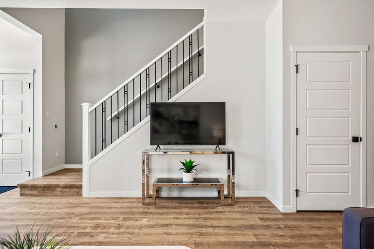 Room 2, Herron Street NEW Luxury Retreat 6 Beds A11y, Division No. 6