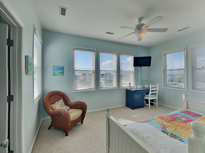 Bedroom 2, Clamalot by Topsail Realty
